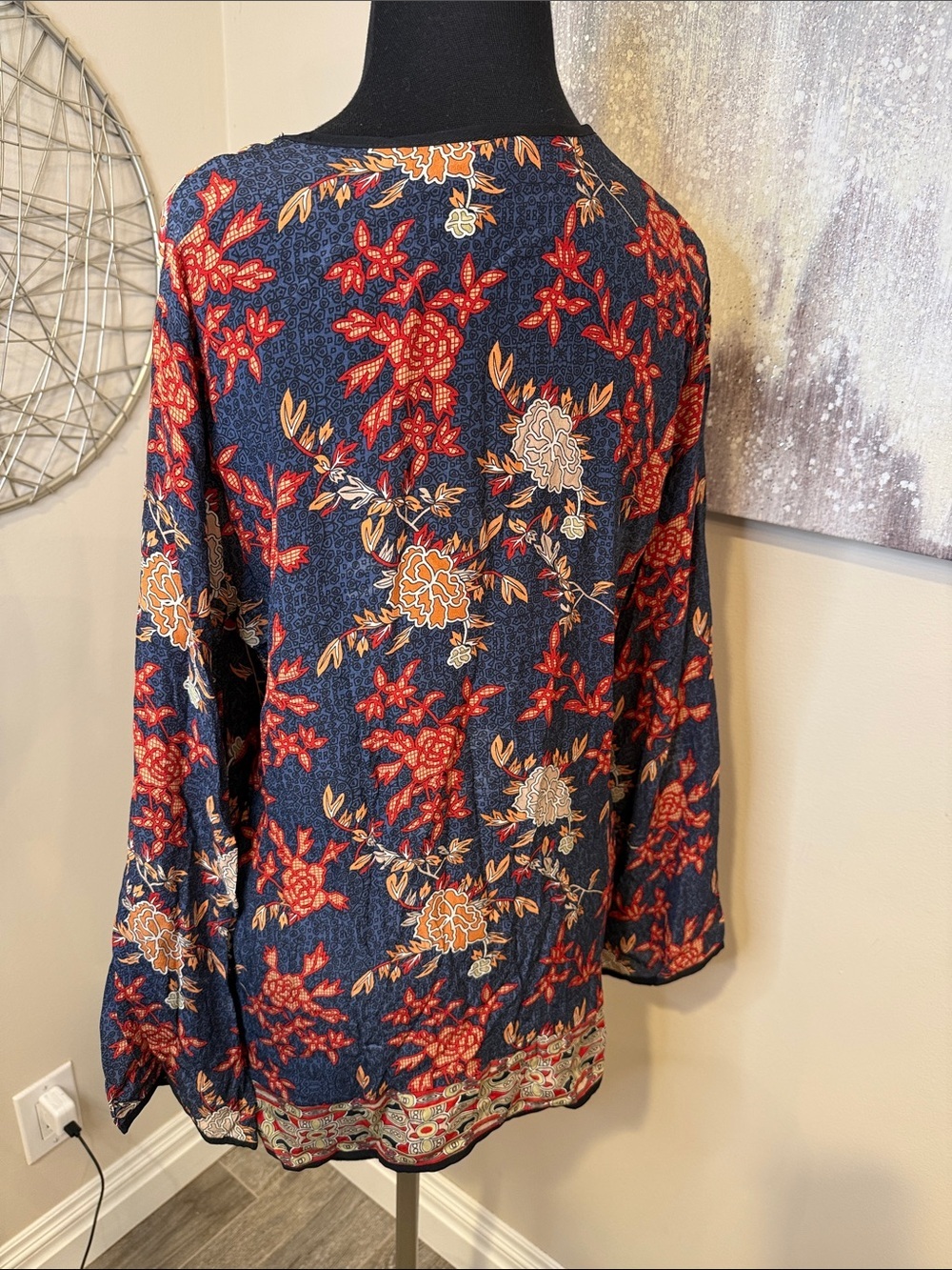 100%  SilkWomen’s Printed V-Neck Tunic Top - Navy, Red & Orange - Picture 2 of 5